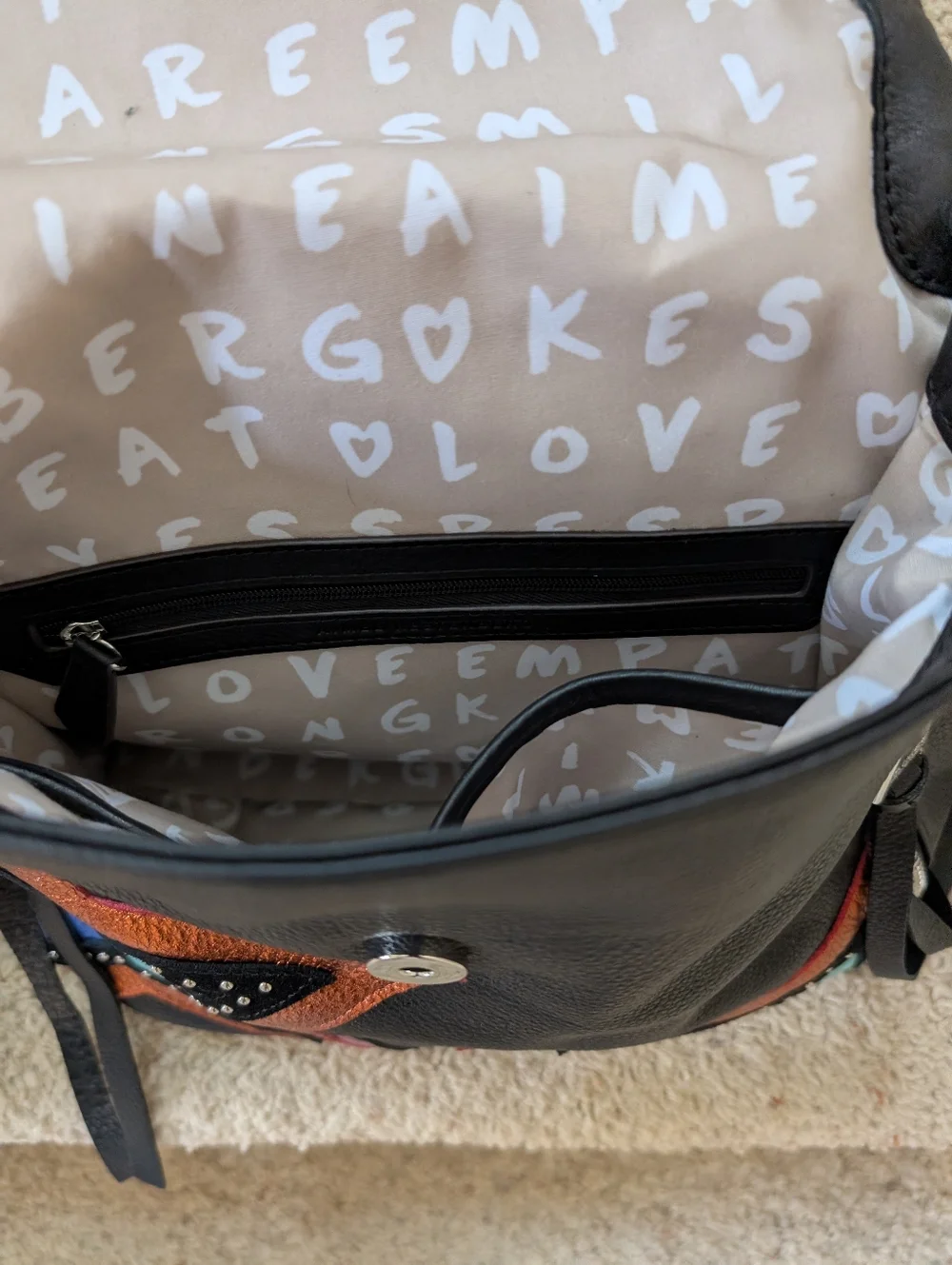 Back Pack Bag - Picture 7 of 8